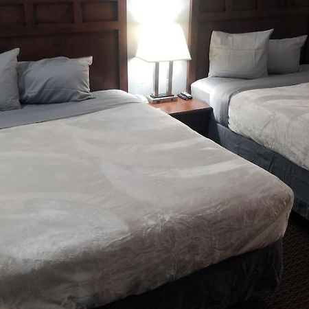Hotel 2 Queen Beds Hotel Room 220 Booking Stillwater Exterior foto